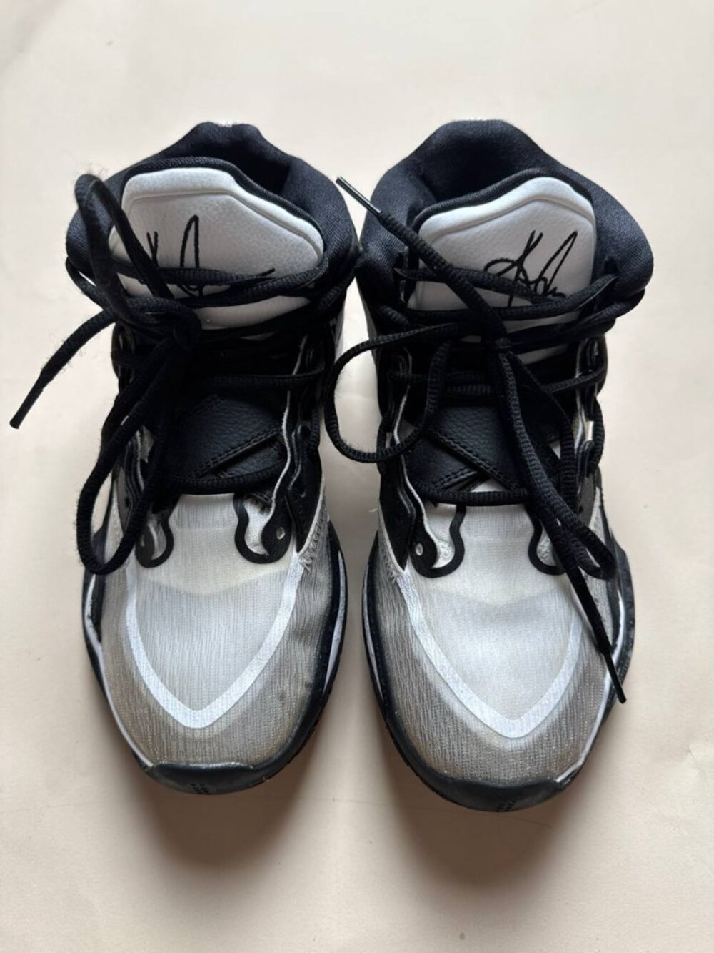 Nike Kyrie Infinity DO9616-100 Men's US 8 EU 41 White Black Used Basketball